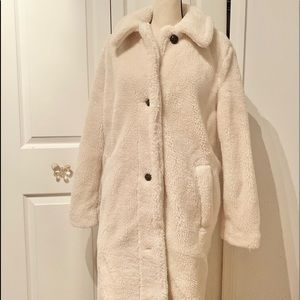 Gap teddy bear coat NEW with tag. For winter cold days Outdoor wear